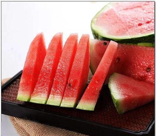 吃瓜不分国籍,共享欢乐时光