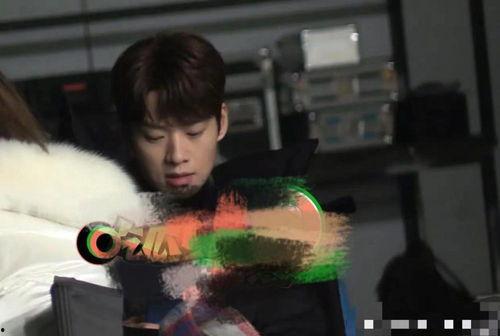 吃瓜博主官宣,揭秘娱乐圈幕后真相!”