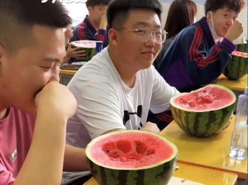 佛山老师吃瓜,一场校园风波背后的真相